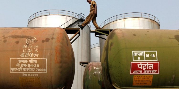 خزانات النفط الخام فى الهند