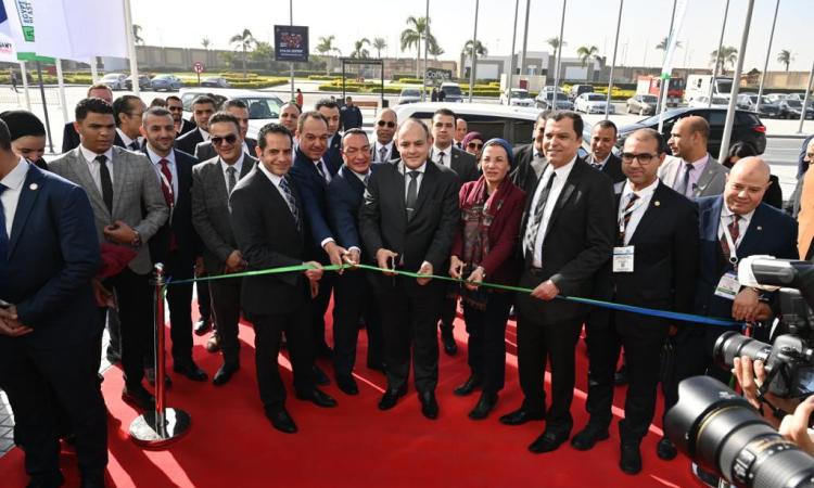 وزيرا "التجارة" و"البيئة" يفتتحان معرضى "إيجى بلاست" و"بلاستيكس"