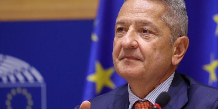 محافظ البنك المركزي الإيطالي، فابيو بانيتّا ؛ بنك إيطاليا
