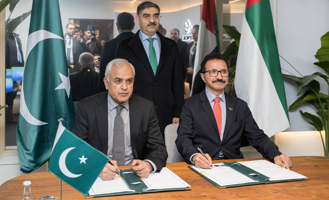 دبي وباكستان توقعان اتفاقيتين للتعاون في مجالات السكك الحديدية وتحسين البنية التحتية