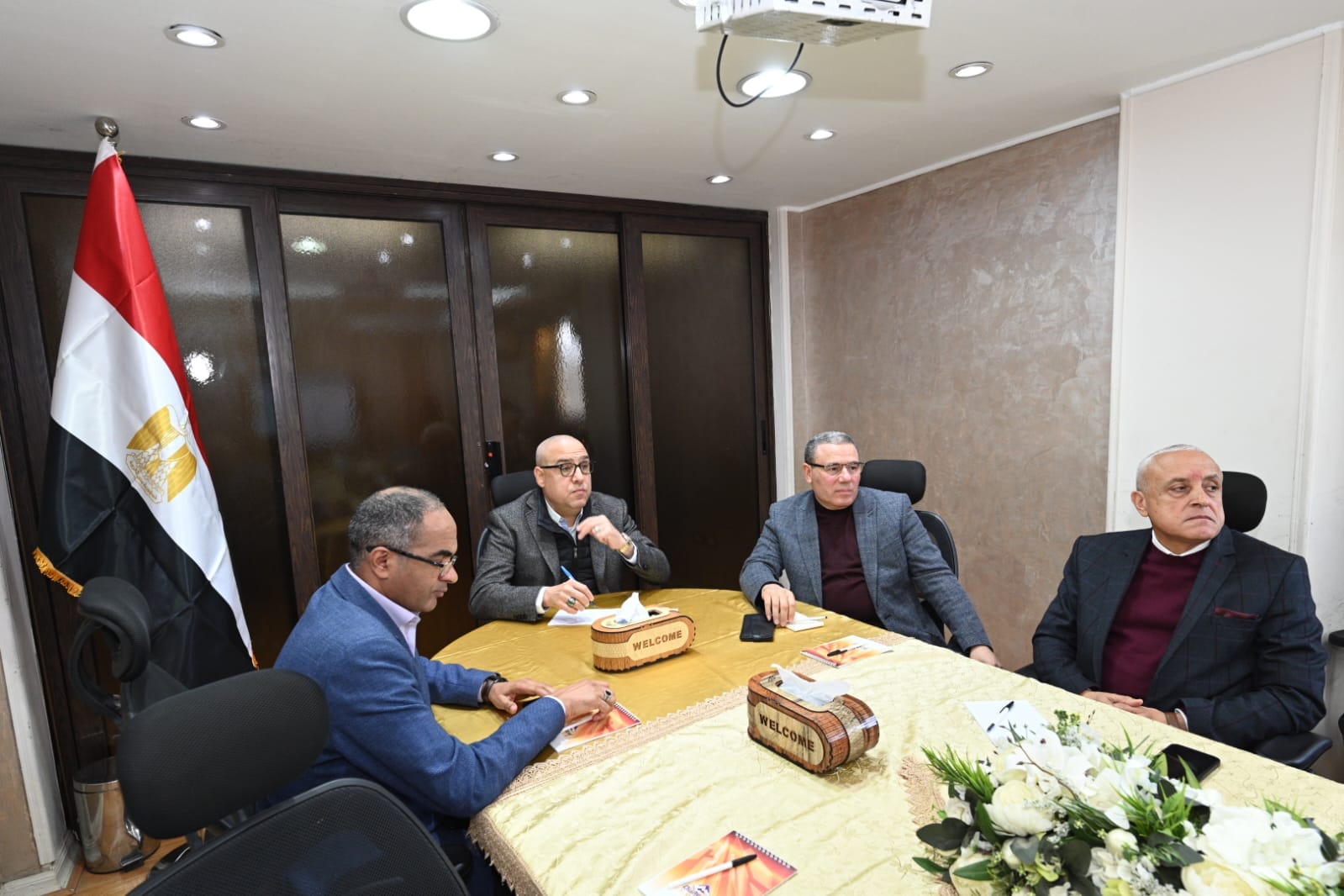 وزير الإسكان يوجه بالتوسع في تركيب عدادات المياه مسبقة الدفع والذكية