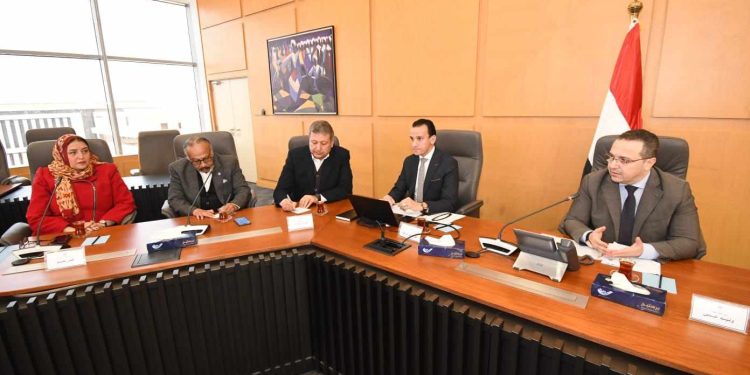 "الإسكان" تناقش مع المطورين آليات تنفيذ مبادرة تصدير العقار المصرى