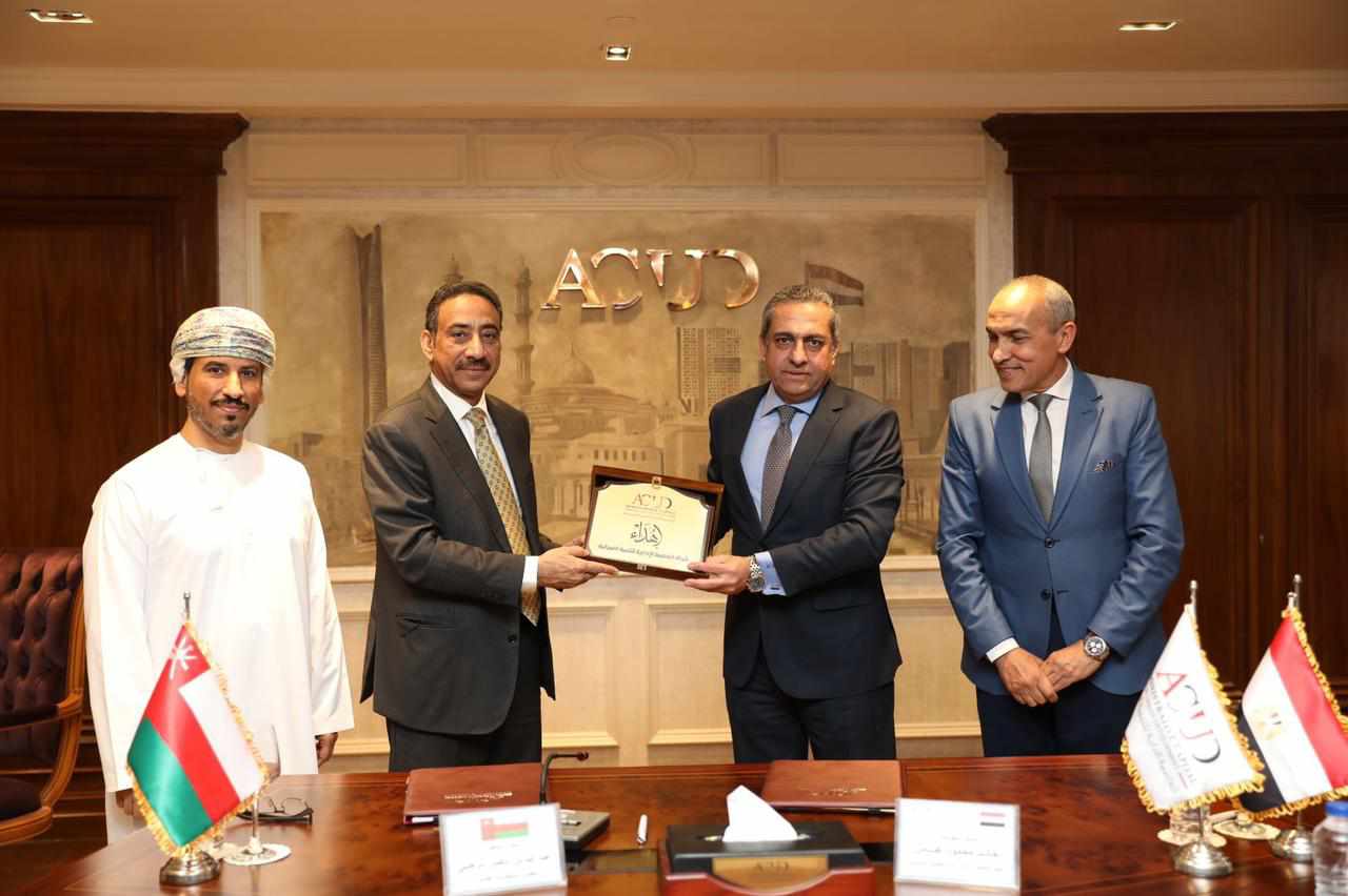 "العاصمة الإدارية" توقع عقد بيع قطعة أرض مقر السفارة العمانية بالحى الدبلوماسى