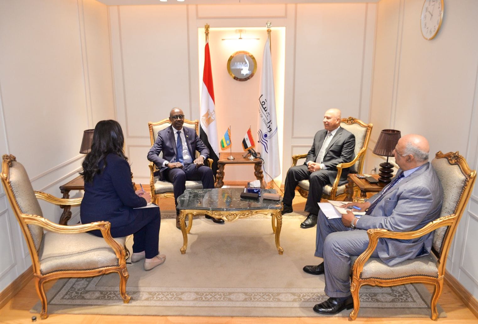 وزير النقل يبحث سبل التعاون بين مصر وروندا في مجالات مختلفة