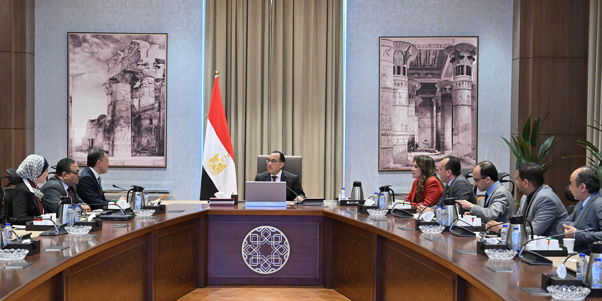 الحكومة تعد مشروع قانون للتعامل مع السائح الأجنبي