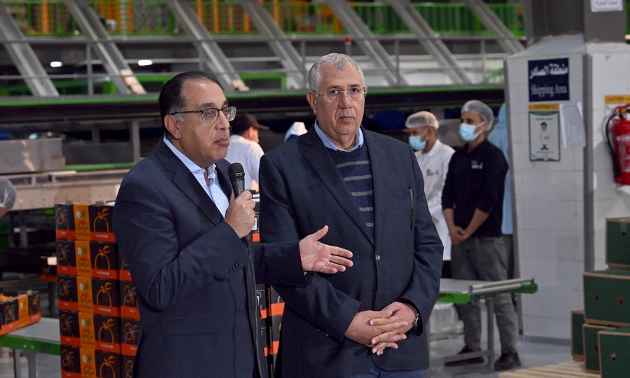 رئيس الوزراء في تصريحات تليفزيونية عقب تفقده مشروعات للإنتاج الزراعي والحيواني