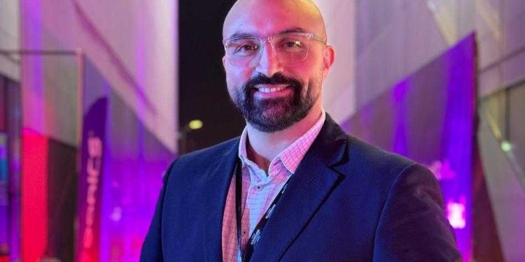 عمر كنيعو رئيس قطاع الاتصال المؤسسى لشركة فودكس