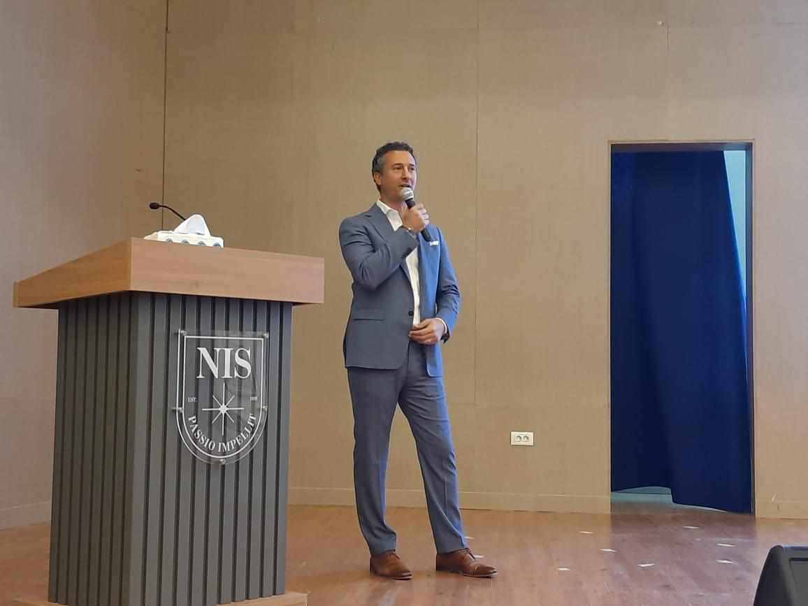 حسام شومان رئيس مجلس إدارة شركة آياميديكا