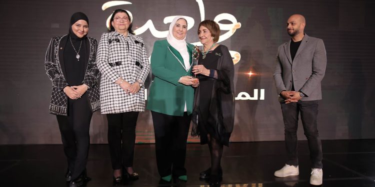 "القباج" تمنح الفائزات فى مسابقة "واحدة جديدة" 200 ألف جنيه لدعمهن