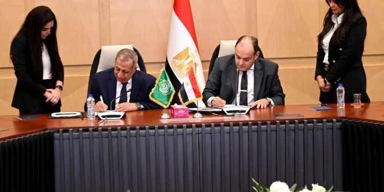 بروتوكول تعاون بين "التجارة" والأكاديمية العربية للعلوم لتبادل الخبرات والتدريب