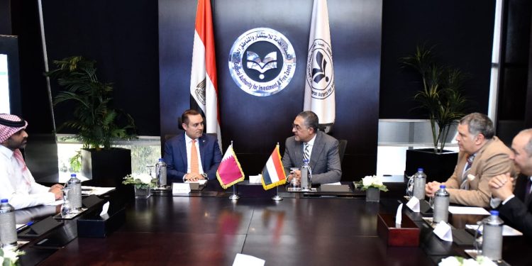مصر وقطر تبحثان وضع استراتيجية جديدة للتعاون الاستثماري