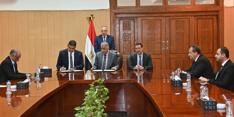 "الرى" تتعاون مع "السويدى" و"روبيكون واتر" لتطوير المنشآت المائية