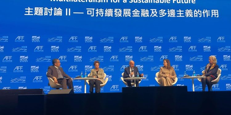 وزيرة التخطيط تشارك بجلسة "التعددية من أجل مستقبل مستدام" على هامش المنتدى المالي الآسيوي