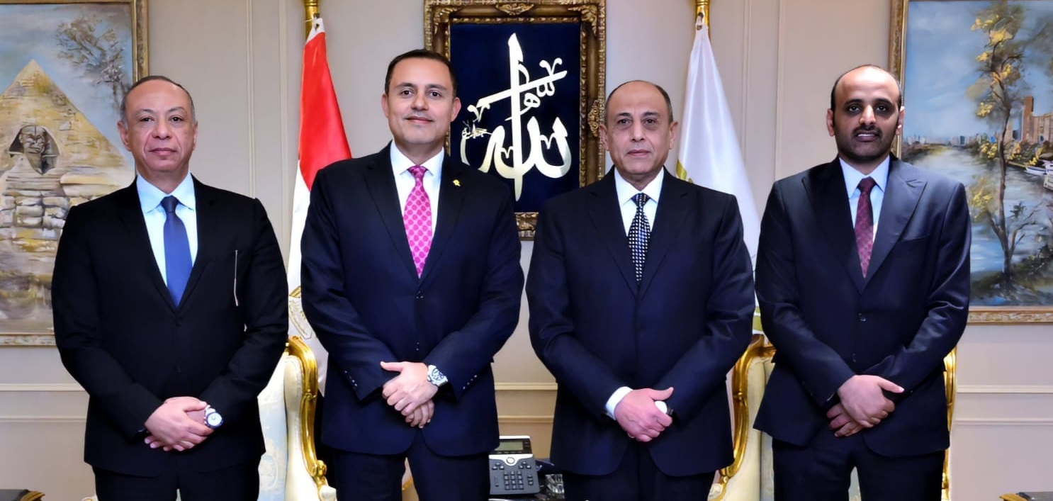 وزير الطيران المدنى يبحث مع سفير قطر تعزيز التعاون المشترك