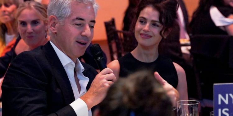 ملياردير مؤيد لإسرائيل وزوجته يشتريان 5% من بورصة تل أبيب