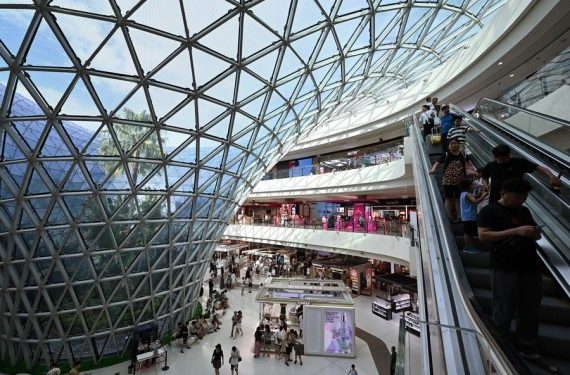 مركز تسوق للسلع المعفاة من الرسوم الجمركية في مدينة سانيا الصينية