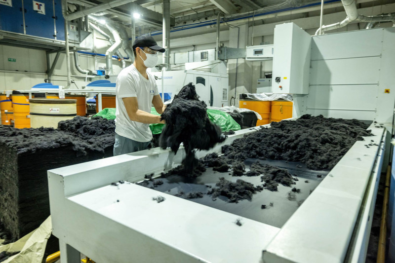 شركة تسعى لاقتصاد دائري يقوم على إنتاج ملابس من الملابس