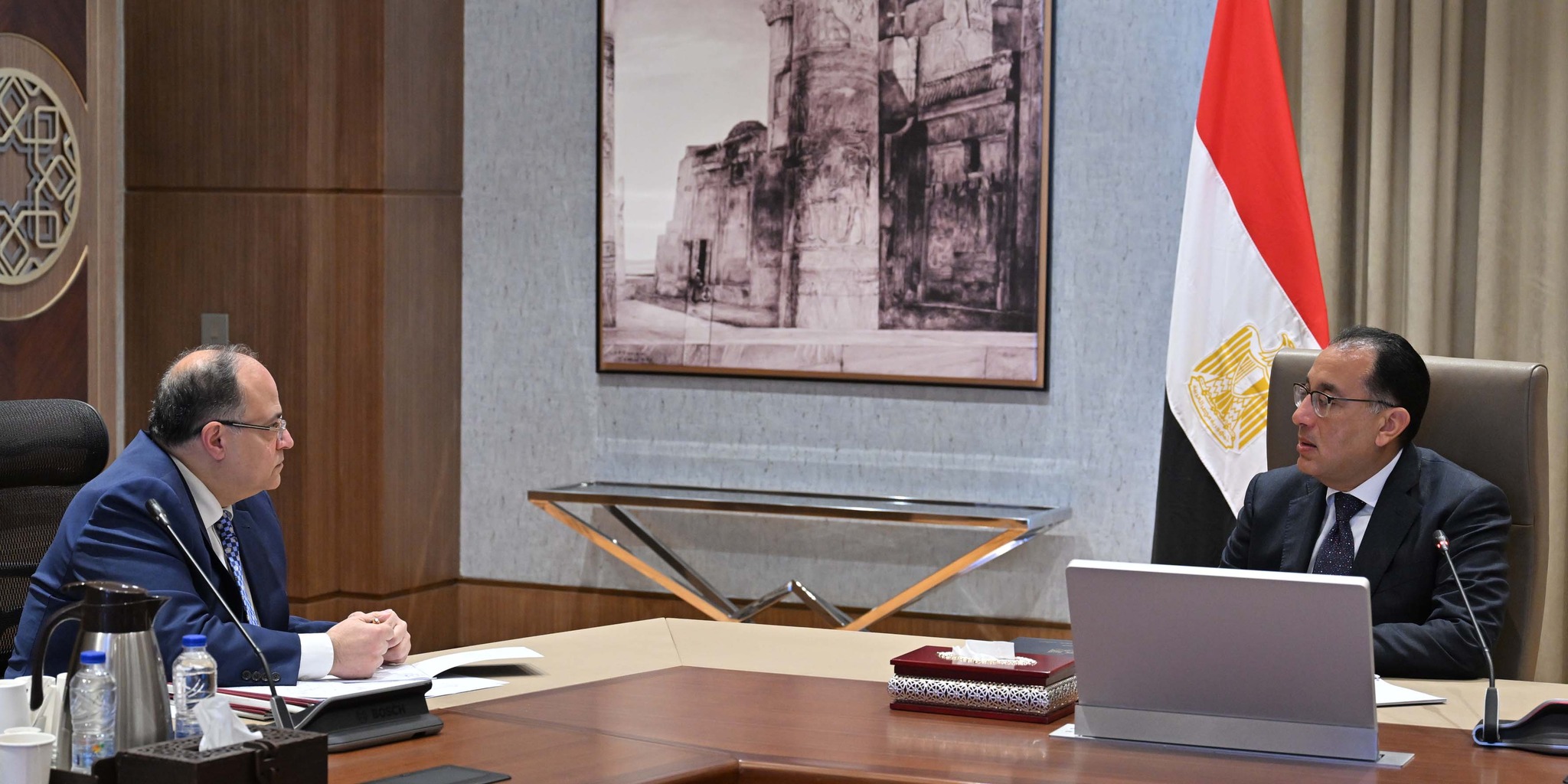 رئيس الوزراء يوجه بضرورة استمرار جهود توطين صناعة الدواء ودعم صادراته