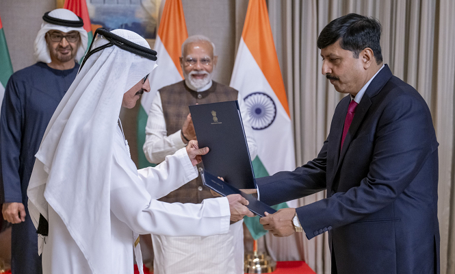 موانئ دبي العالمية توقع مذكرات تفاهم بـ 3 مليارات دولار لتعزيز الأعمال اللوجستية في الهند