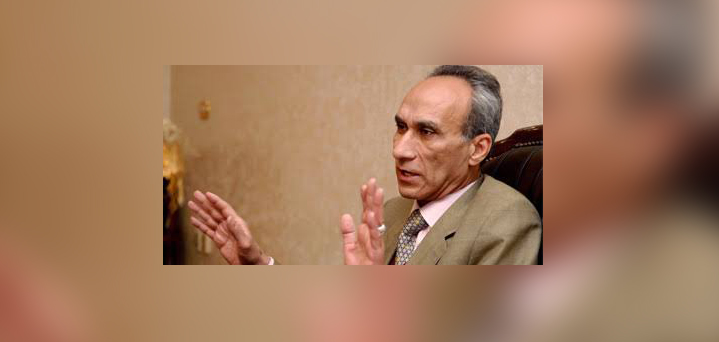 مختار خطاب وزير قطاع الأعمال الأسبق