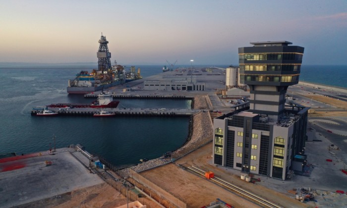 ميناء الدقم في عمان