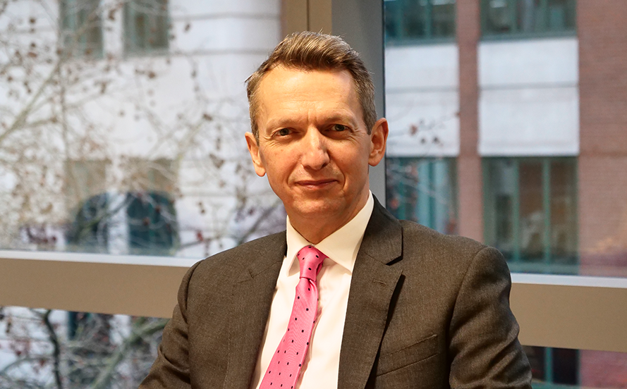 أندي هالدين اقتصادى سابق فى بنك إنجلترا والرئيس التنفيذى للجمعية الملكية للفنون