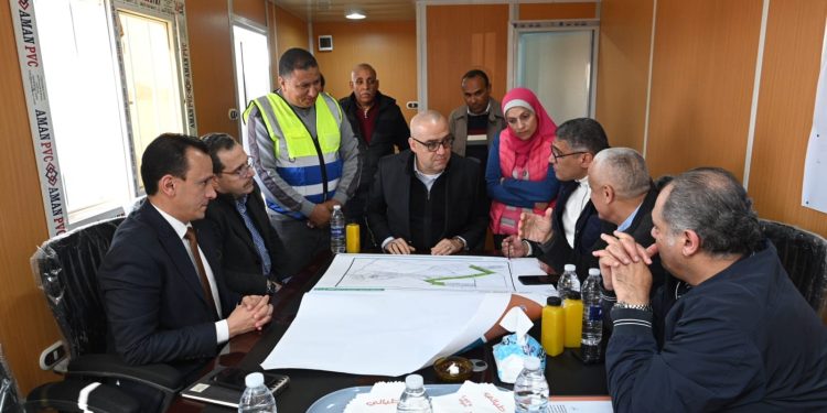 وزير الإسكان يتابع طلبات تقنين أوضاع أراضي منطقة الحزام الأخضر