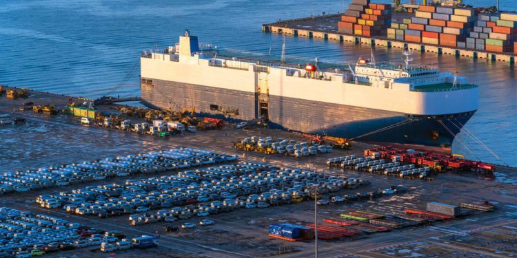 صادرات وواردات السيارات