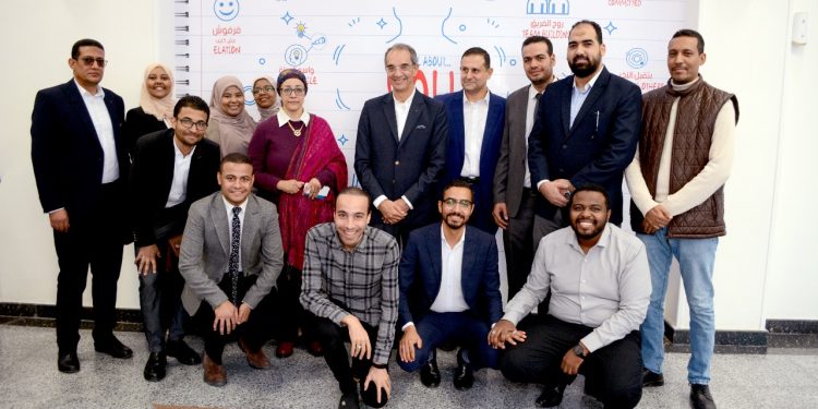 وزير الاتصالات