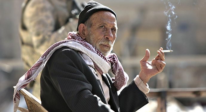 العراقيون ينفقون 3 مليارات دينار يوميًا على شراء التبغ