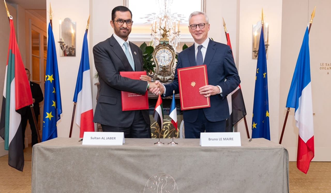 الإمارات وفرنسا توقعان مذكرة تفاهم لإطلاق منصة للاستثمار المناخي