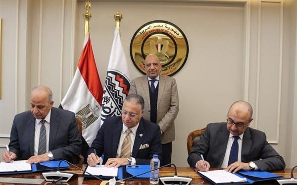 الحكومة تتعاون مع القطاع الخاص في إنشاء مصنع لإنتاج منتجات الكلور