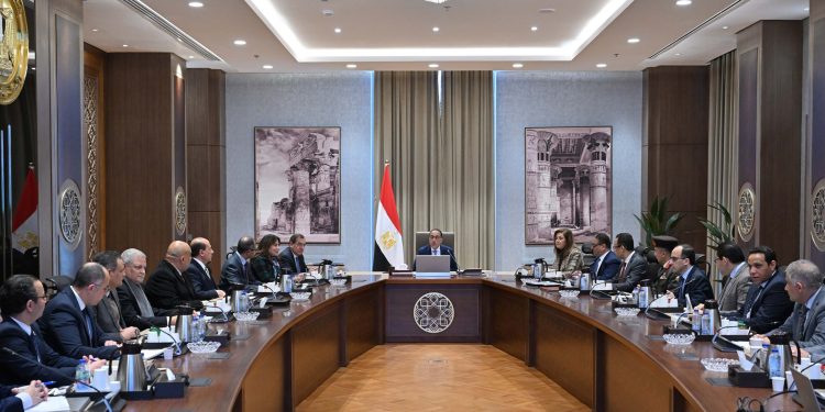 رئيس الوزراء يتابع مستجدات تنفيذ مشروعات مبادرة "حياة كريمة"