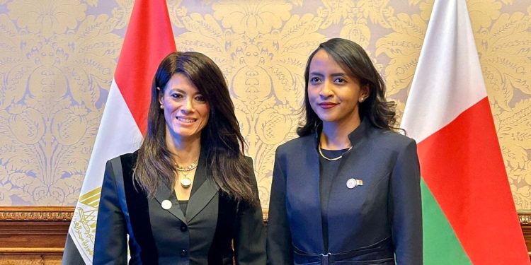 "المشاط" تبحث دعم التعاون بين مصر ومدغشقر وإمكانية عمل لجنة مشتركة