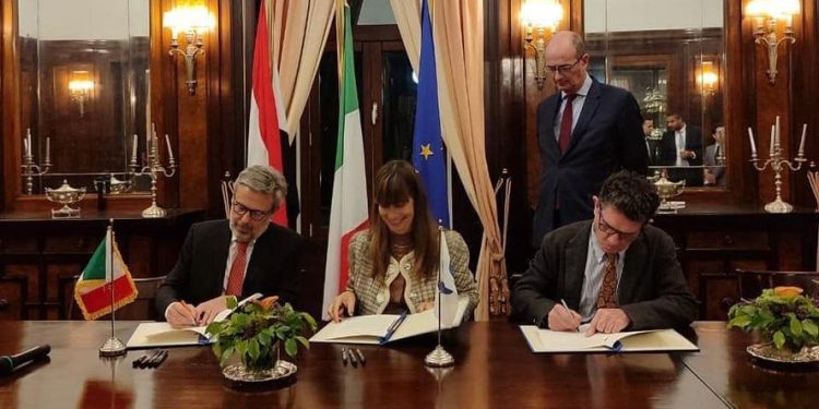 إيطاليا توقع بروتوكول تعاون مع "الأوروبى لإعادة الإعمار" لدعم الشركات الناشئة في مصر
