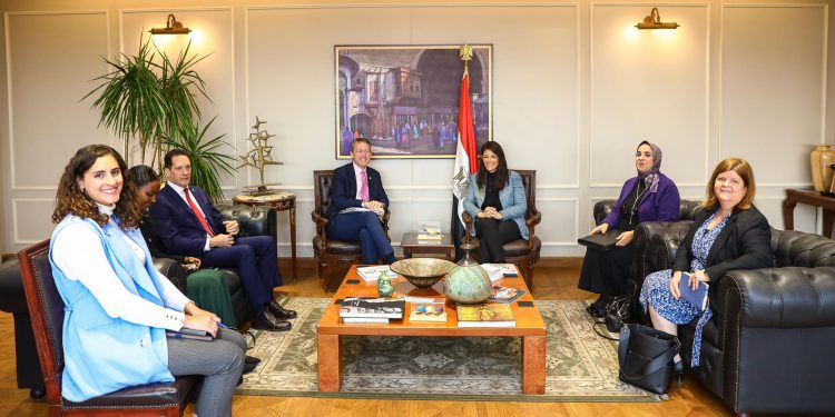 مليار دولار محفظة التعاون الإنمائي بين مصر و"USAID" منذ 2014