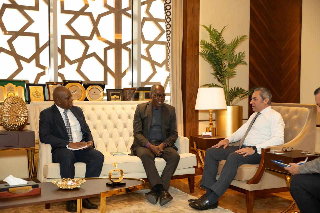 سفارة كوت ديفوار تبحث إجراءات انتقالها إلى العاصمة الإدارية