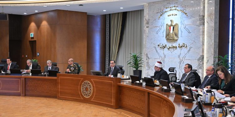 رئيس الوزراء: البدء على الفور فى الإجراءات التنفيذية للحزمة الاجتماعية العاجلة