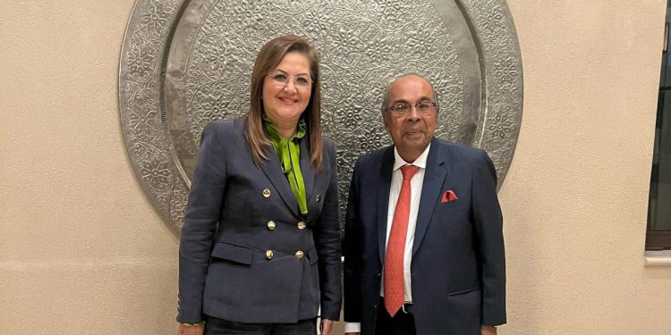 "مصر السيادي" يبحث التعاون مع "هندوجا" الهندية في صناعة السيارات