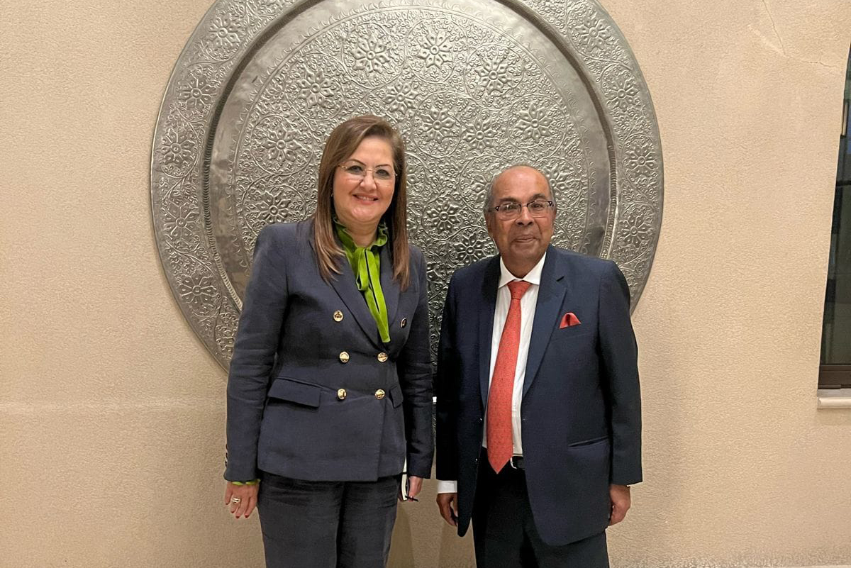 "مصر السيادي" يبحث التعاون مع "هندوجا" الهندية في صناعة السيارات