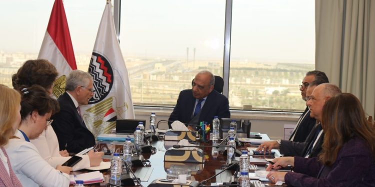 "قطاع الأعمال": تنفيذ مشروعات بالشركات التابعة ضمن التحول للاقتصاد الأخضر