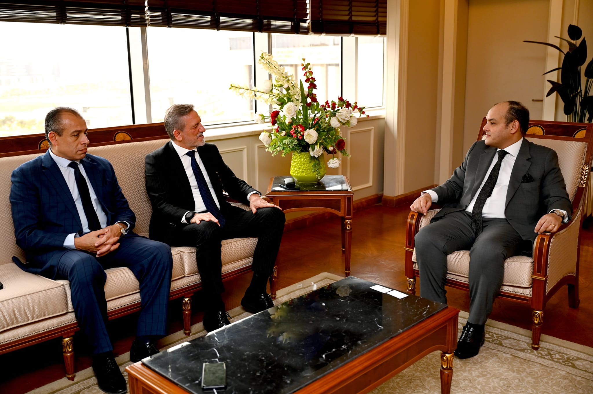 "التجارة" تبحث إنشاء منطقة صناعية تركية في مصر