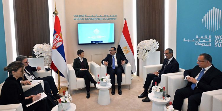 رئيس الوزراء: مهتمون بتطوير التعاون مع صربيا في استيراد القمح