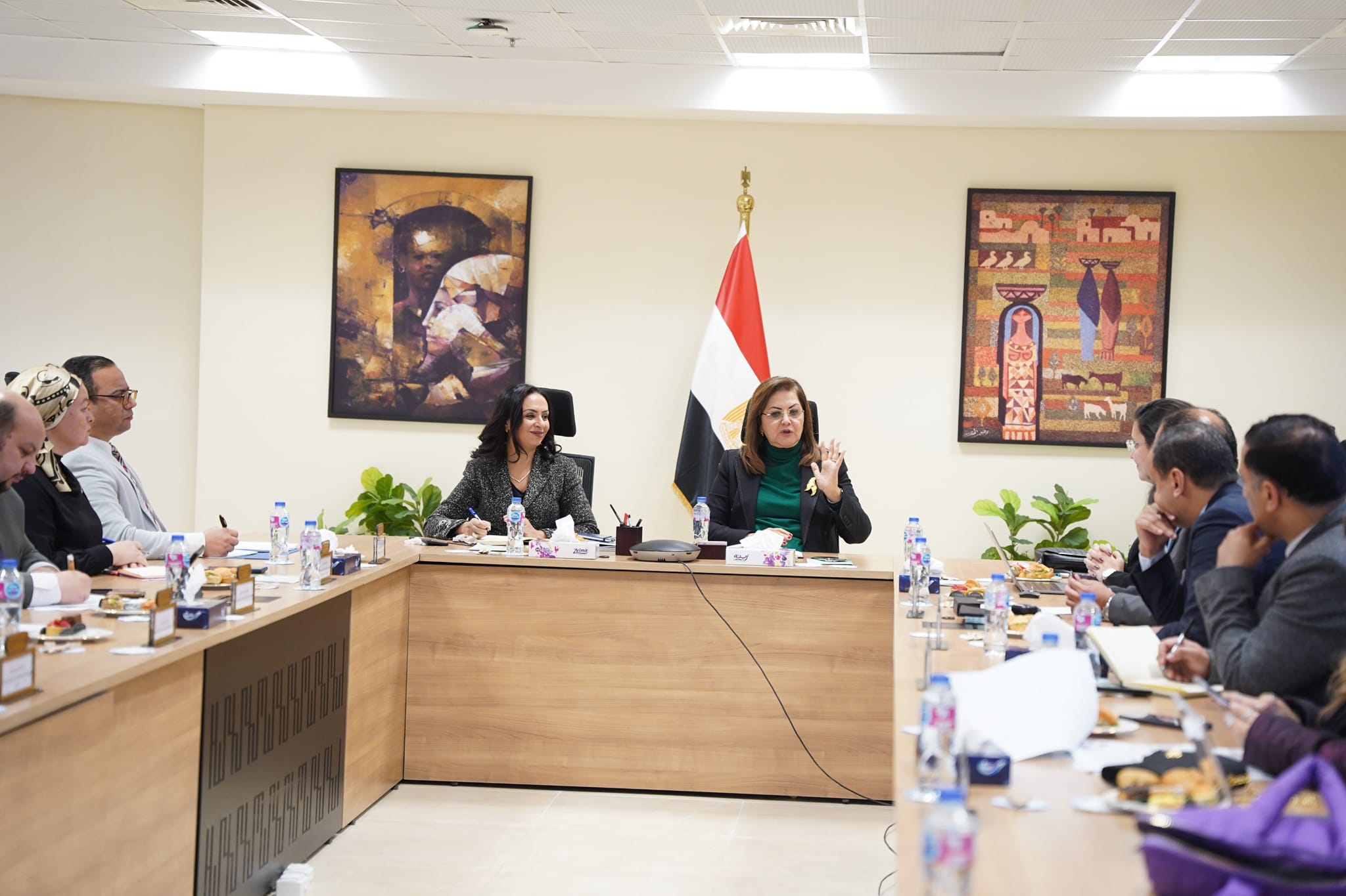 وزيرة التخطيط تتابع الموقف التنفيذي لمشروع تنمية الأسرة