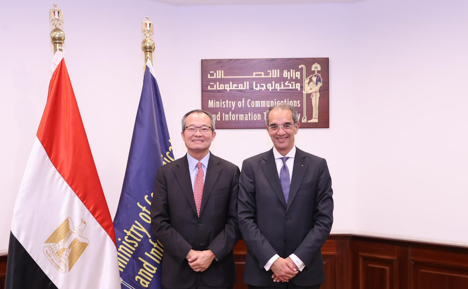 “الاتصالات” تبحث التعاون مع البنك الدولى في تطوير البنية التحتية الرقمية
