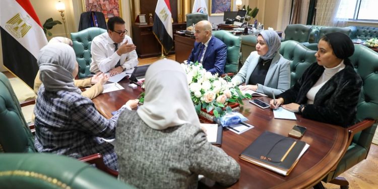 وزير الصحة يتابع الموقف التنفيذي لمشروع مشتقات البلازما