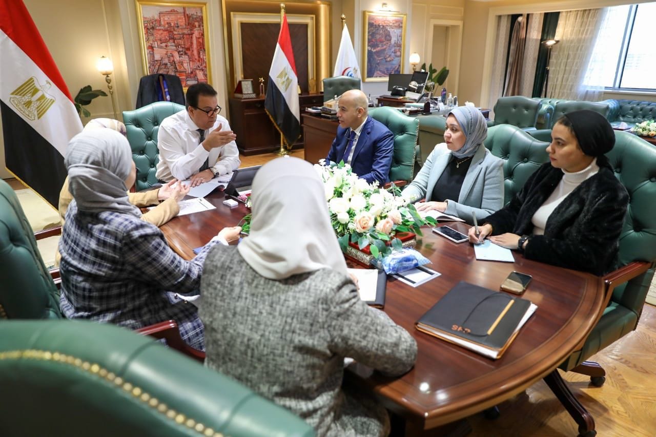 وزير الصحة يتابع الموقف التنفيذي لمشروع مشتقات البلازما