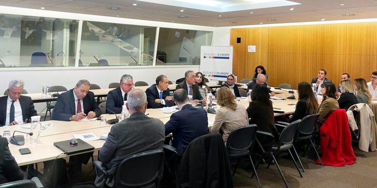 الوفد المصري في بروكسل لبحث التحضير لمؤتمر الاستثمار