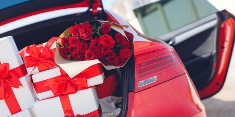 «تفويلة التانك» و«الكماليات» هدايا فلانتين أصحاب السيارات