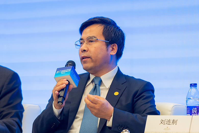 الرئيس السابق لبنك الصين يواجه اتهامات بتلقي رشاوى